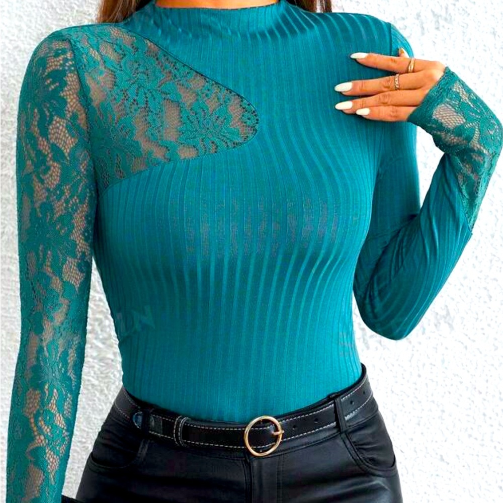 Contrast Lace Mock Neck Tee ~ L